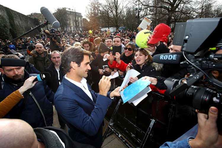 Fans flock to greet Roger Federer in Geneva: Credit: Julian Finney/Getty Images