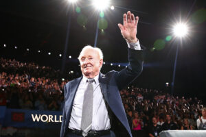 Tennis legend Rod Laver takes a bow on the final day of Laver Cup 2019