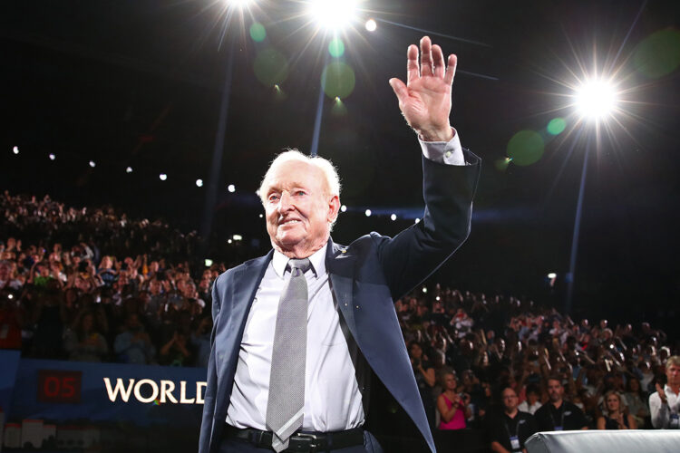 Tennis legend Rod Laver takes a bow on the final day of Laver Cup 2019