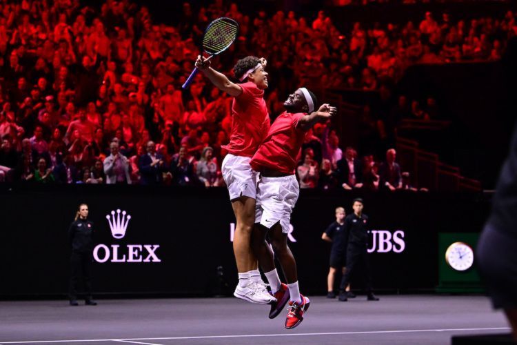 Ben Shelton and Frances Tiafoe celebrate a Laver Cup-winning doubles victory. Photo: Ben Solomon