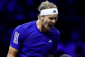 Alexander Zverev takes Team Europe into a deciding singles. Photo by Clive Brunskill/Getty Images