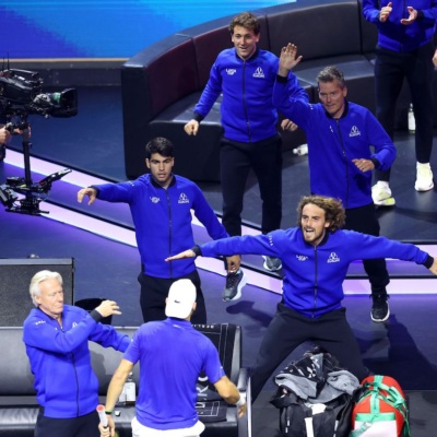 Team Europe celebrate Grigor Dimitrov's close victory over Alejandro Tabilo. Photo by Clive Brunskill/Getty Images