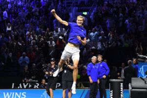 Alexander Zverev celebrates victory over Frances Tiafoe on Sunday. Photo by Luciano Lima/Getty Images