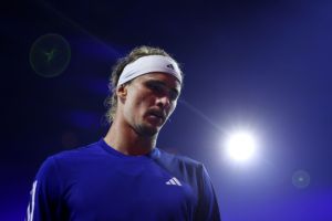 A moment of contemplation for Alexander Zverev. Photo by Maja Hitij/Getty Images