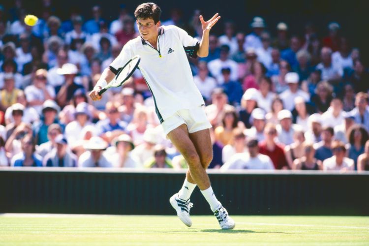 Tim Henman en route to his first semifinal at Wimbledon in 1998. 