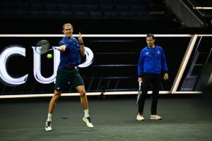 Team Europe vice captain Tim Henman watches Alexander Zverev. Photo Ben Solomon/Laver Cup