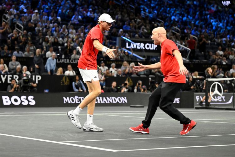 Alex Michelsen gets the crowd roaring and Captain Andre Agassi urging him on against Jakub Mensik at Chase Center on Friday. 