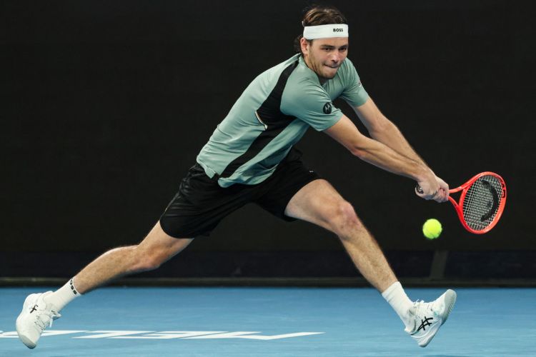 Taylor Fritz moves into the third round where he will face 2014 AO champion Stan Warwinka. 
