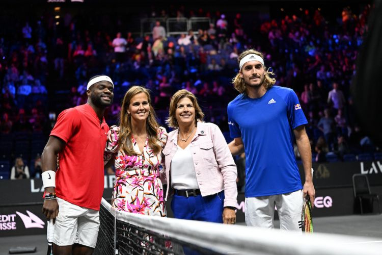 Mary Joe Fernandez tosses the coin at The O2 in 2022, where Frances Tiafoe of Team World upset Team Europe's Stefanos Tsitsipas on Day 3 to win the Laver Cup. 